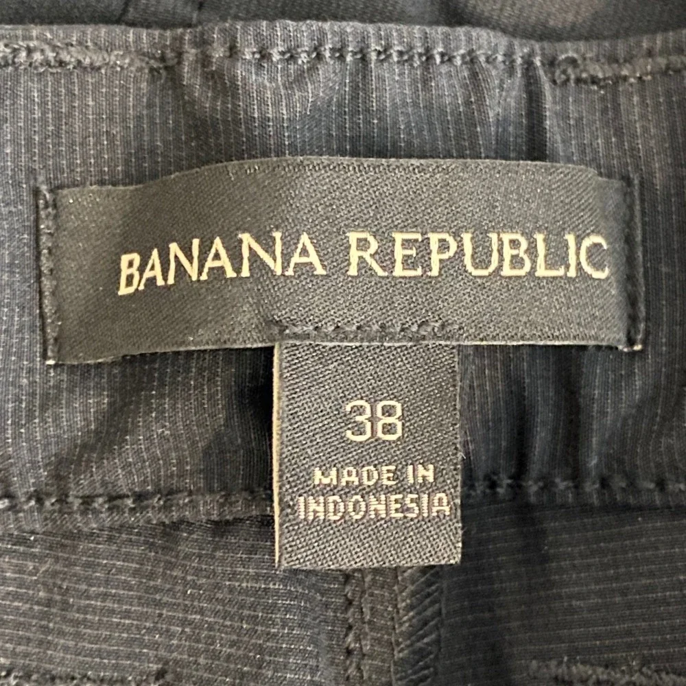 Banana Republic Mens Comfort Flat Front Shorts Navy Blue Stretch Wicking Size 38